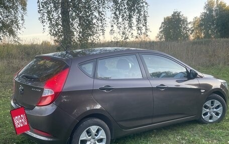 Hyundai Solaris II рестайлинг, 2015 год, 850 000 рублей, 3 фотография