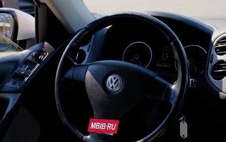 Volkswagen Tiguan I, 2009 год, 919 613 рублей, 13 фотография
