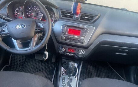 KIA Rio III рестайлинг, 2013 год, 800 000 рублей, 7 фотография