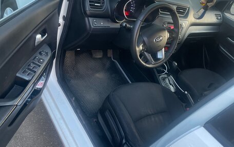 KIA Rio III рестайлинг, 2013 год, 800 000 рублей, 8 фотография
