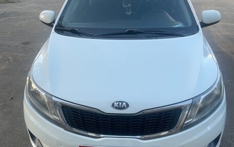 KIA Rio III рестайлинг, 2013 год, 800 000 рублей, 4 фотография