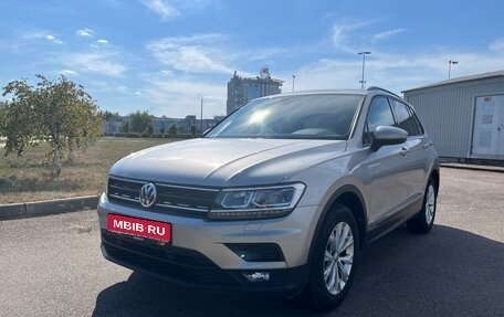 Volkswagen Tiguan II, 2019 год, 2 300 000 рублей, 1 фотография