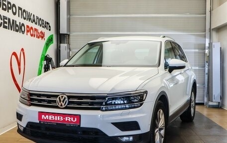 Volkswagen Tiguan II, 2018 год, 2 697 000 рублей, 1 фотография