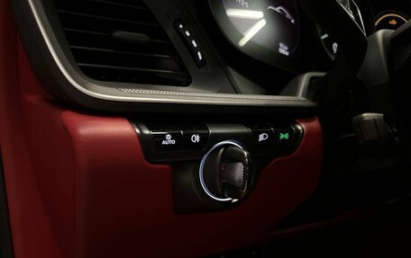 Porsche 911, 2021 год, 15 990 000 рублей, 13 фотография