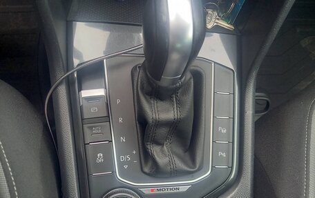 Volkswagen Tiguan II, 2017 год, 2 460 000 рублей, 28 фотография