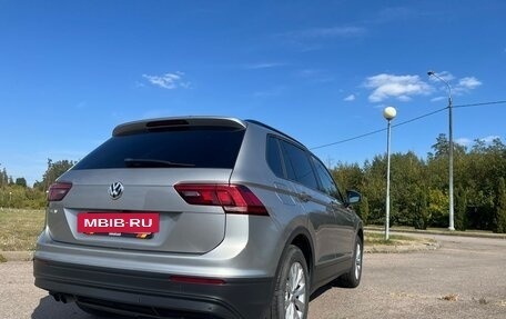Volkswagen Tiguan II, 2019 год, 2 300 000 рублей, 2 фотография