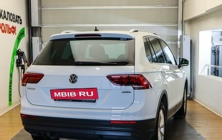 Volkswagen Tiguan II, 2018 год, 2 697 000 рублей, 4 фотография