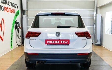 Volkswagen Tiguan II, 2018 год, 2 697 000 рублей, 5 фотография
