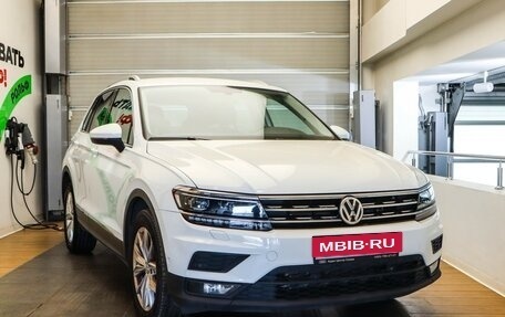 Volkswagen Tiguan II, 2018 год, 2 697 000 рублей, 3 фотография