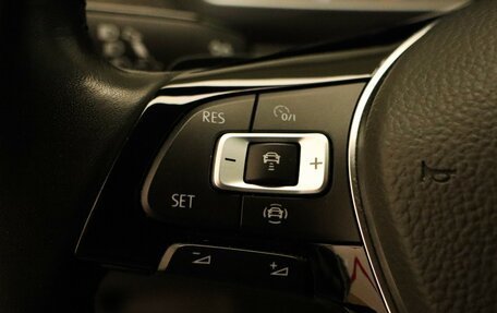 Volkswagen Tiguan II, 2018 год, 2 697 000 рублей, 13 фотография