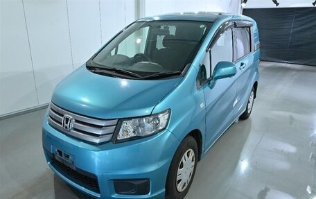 Honda Freed I, 2011 год, 740 000 рублей, 2 фотография