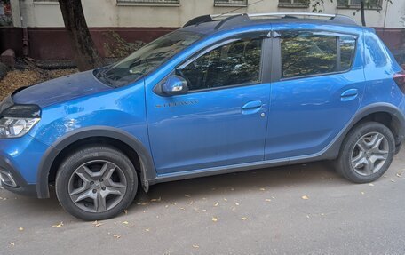 Renault Sandero II рестайлинг, 2021 год, 1 200 000 рублей, 2 фотография