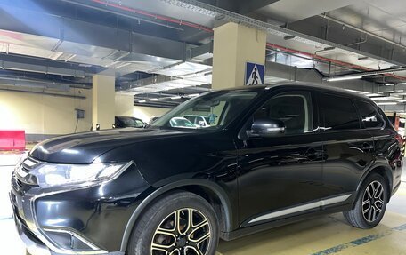 Mitsubishi Outlander III рестайлинг 3, 2018 год, 1 550 000 рублей, 4 фотография