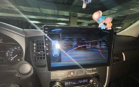 Mitsubishi Outlander III рестайлинг 3, 2018 год, 1 550 000 рублей, 9 фотография