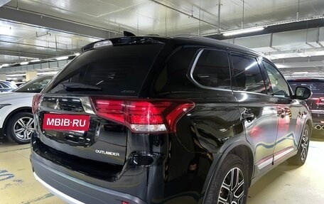 Mitsubishi Outlander III рестайлинг 3, 2018 год, 1 550 000 рублей, 5 фотография
