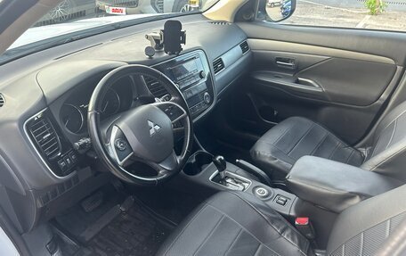 Mitsubishi Outlander III рестайлинг 3, 2012 год, 970 000 рублей, 9 фотография