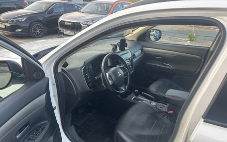 Mitsubishi Outlander III рестайлинг 3, 2012 год, 970 000 рублей, 8 фотография