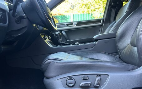 Volkswagen Touareg III, 2017 год, 2 680 000 рублей, 14 фотография