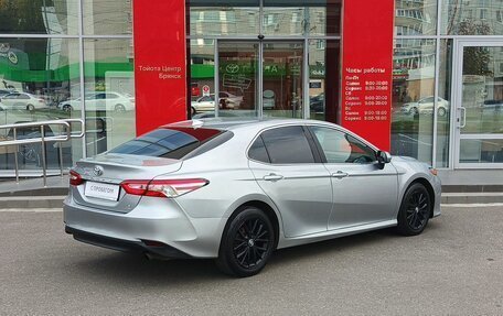Toyota Camry, 2020 год, 2 200 000 рублей, 5 фотография