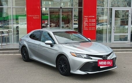 Toyota Camry, 2020 год, 2 200 000 рублей, 3 фотография