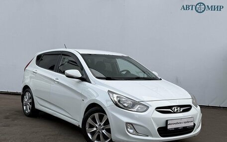 Hyundai Solaris II рестайлинг, 2012 год, 805 000 рублей, 3 фотография