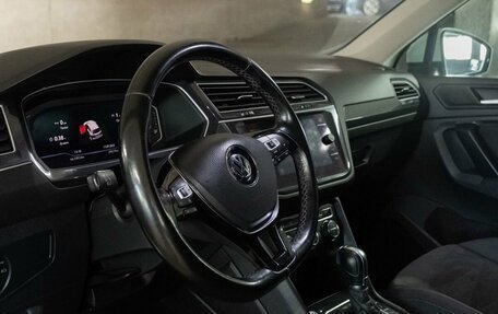 Volkswagen Tiguan II, 2018 год, 1 899 000 рублей, 6 фотография