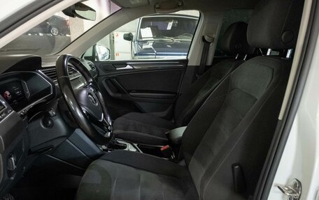 Volkswagen Tiguan II, 2018 год, 1 899 000 рублей, 5 фотография