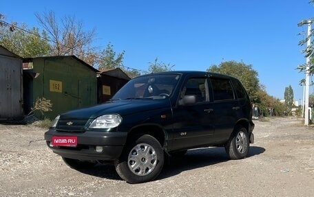 Chevrolet Niva I рестайлинг, 2004 год, 290 000 рублей, 1 фотография