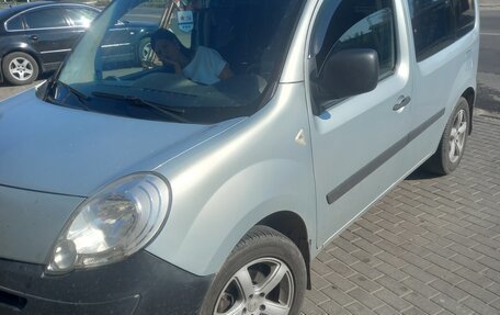 Renault Kangoo II рестайлинг, 2011 год, 660 000 рублей, 3 фотография