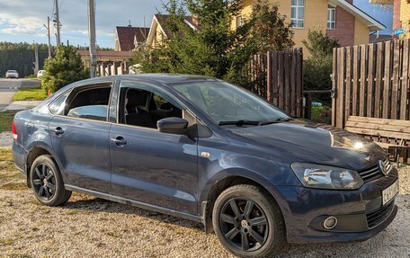 Volkswagen Polo VI (EU Market), 2011 год, 730 000 рублей, 2 фотография