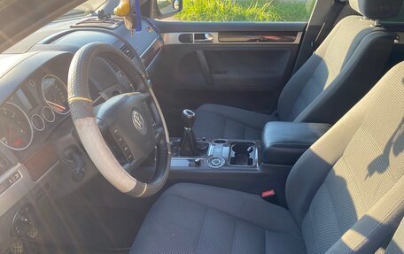 Volkswagen Touareg III, 2005 год, 1 000 000 рублей, 7 фотография