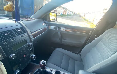 Volkswagen Touareg III, 2005 год, 1 000 000 рублей, 11 фотография