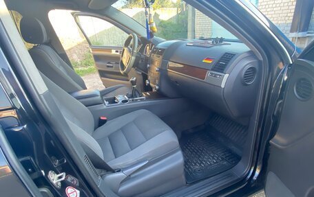 Volkswagen Touareg III, 2005 год, 1 000 000 рублей, 12 фотография