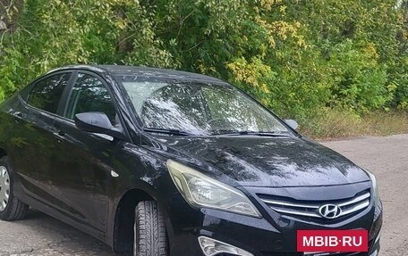 Hyundai Solaris II рестайлинг, 2015 год, 528 000 рублей, 18 фотография