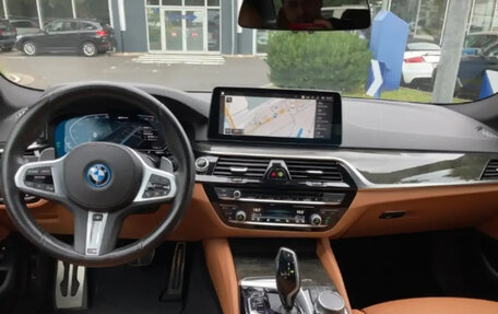 BMW 5 серия, 2022 год, 5 998 000 рублей, 8 фотография