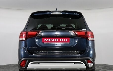 Mitsubishi Outlander III рестайлинг 3, 2021 год, 2 299 000 рублей, 6 фотография