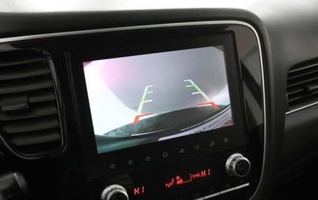 Mitsubishi Outlander III рестайлинг 3, 2021 год, 2 299 000 рублей, 15 фотография