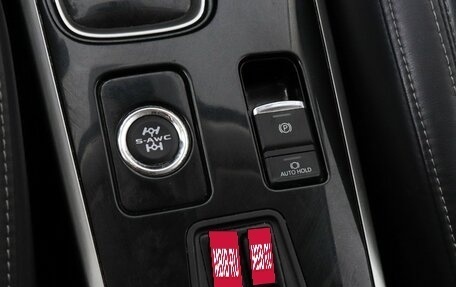 Mitsubishi Outlander III рестайлинг 3, 2021 год, 2 299 000 рублей, 17 фотография