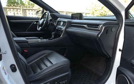Lexus RX IV рестайлинг, 2017 год, 3 800 000 рублей, 7 фотография