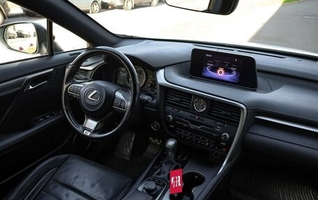 Lexus RX IV рестайлинг, 2017 год, 3 800 000 рублей, 29 фотография
