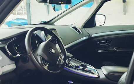 Renault Espace V рестайлинг, 2016 год, 1 590 000 рублей, 6 фотография