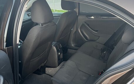 Volkswagen Jetta VI, 2012 год, 990 000 рублей, 6 фотография