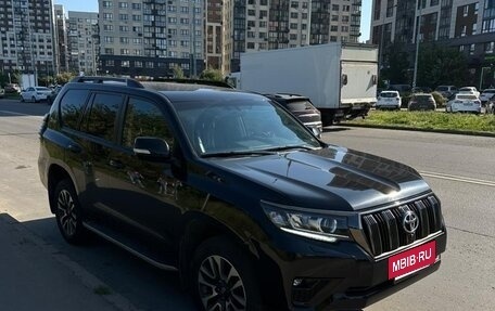 Toyota Land Cruiser Prado 150 рестайлинг 2, 2022 год, 7 450 000 рублей, 6 фотография
