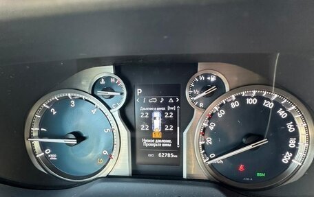 Toyota Land Cruiser Prado 150 рестайлинг 2, 2022 год, 7 450 000 рублей, 12 фотография