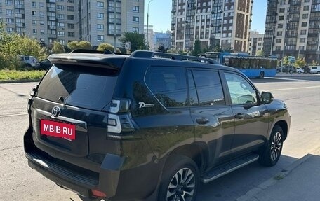Toyota Land Cruiser Prado 150 рестайлинг 2, 2022 год, 7 450 000 рублей, 8 фотография