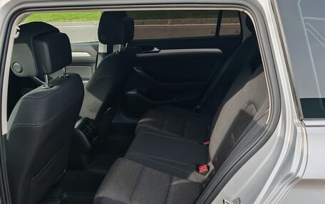 Volkswagen Passat B8 рестайлинг, 2018 год, 2 750 000 рублей, 14 фотография