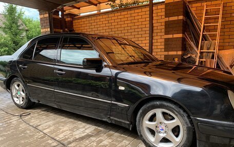 Mercedes-Benz E-Класс, 1996 год, 415 000 рублей, 5 фотография