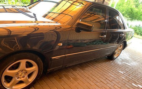 Mercedes-Benz E-Класс, 1996 год, 415 000 рублей, 4 фотография