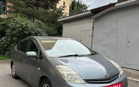 Toyota Prius, 2004 год, 395 000 рублей, 2 фотография