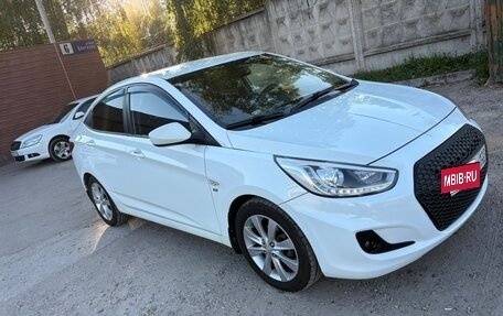 Hyundai Solaris II рестайлинг, 2013 год, 850 000 рублей, 10 фотография